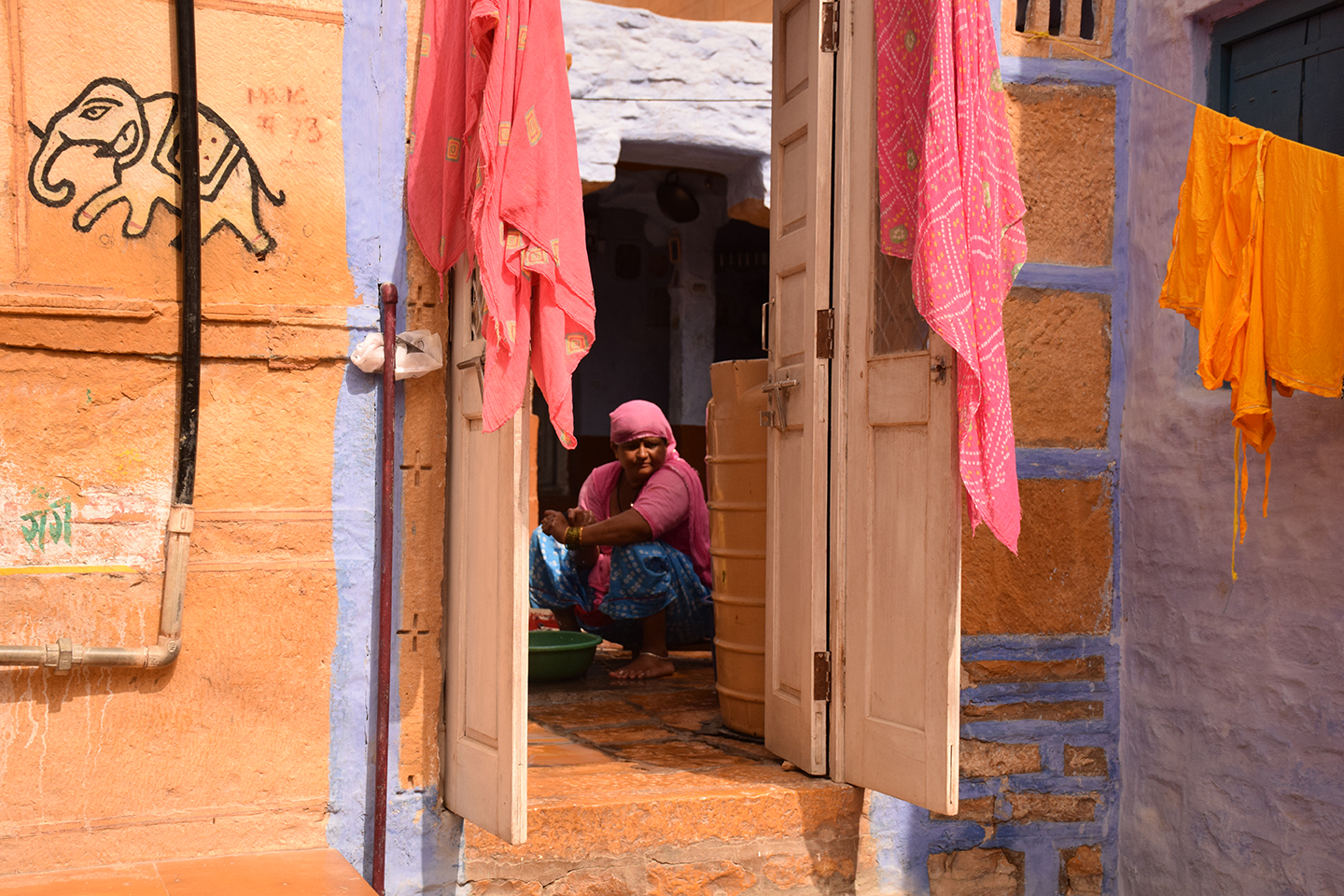 photo_indian_woman_washing